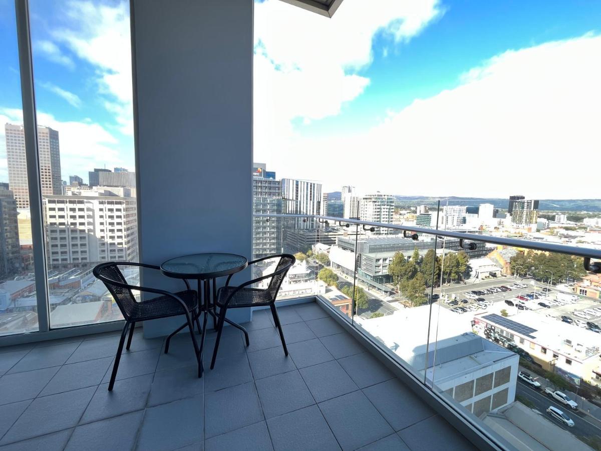 Tasha'S Apartments On Morphett Adelaide Kültér fotó